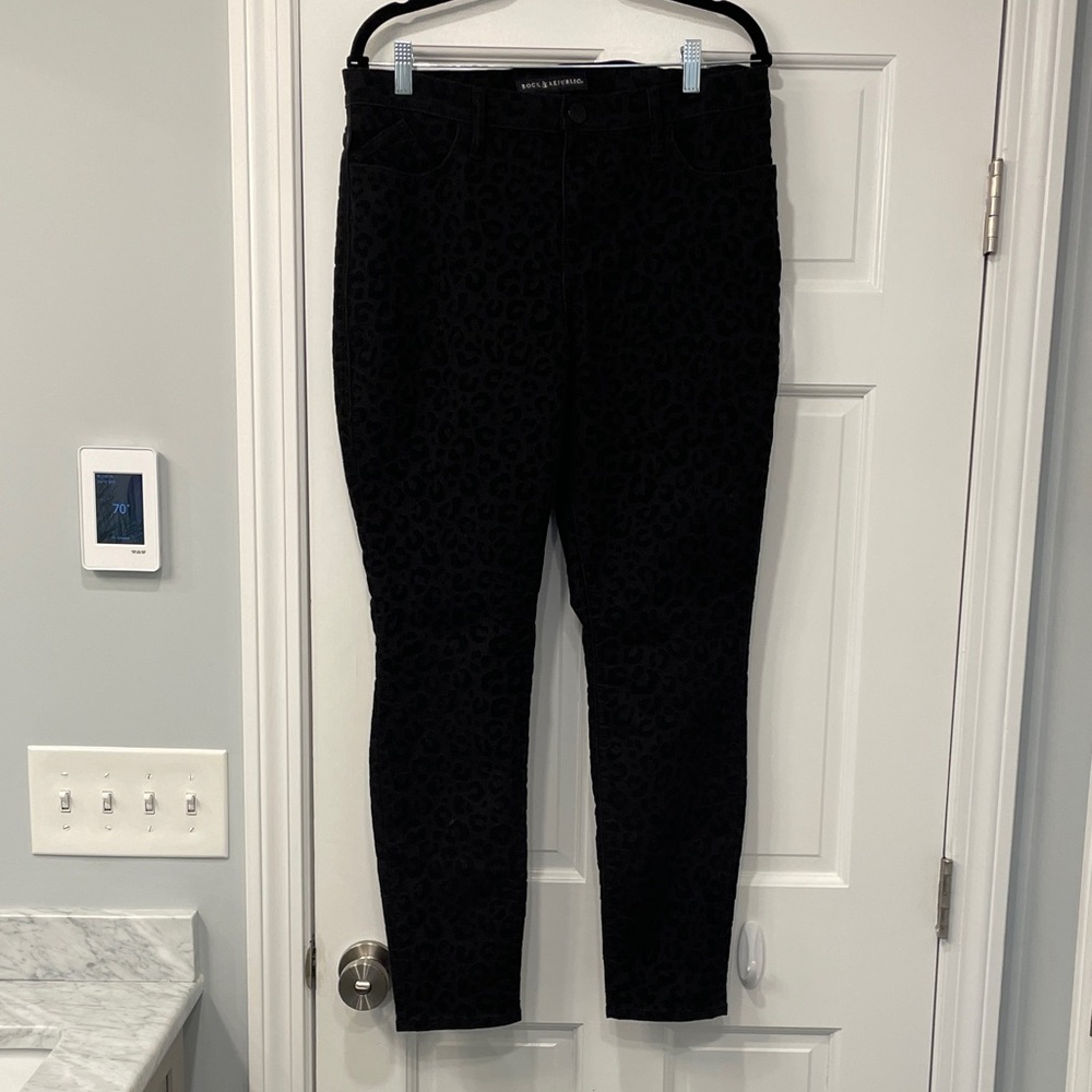Rock & Republic Black Skinny Leopard Print Jeans Size 14 - Picture 2 of 9